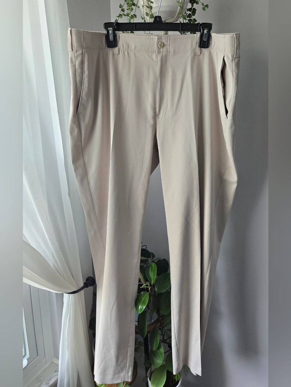 PGA TOUR Men's 40x32 Flat Front Golf Pants Khaki Tan Performance Stretch